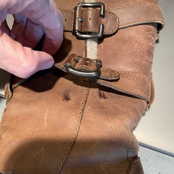 Born leather boots with triple buckle - Picture 12 of 14